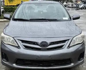 Toyota Corolla LE 4dr Sedan (1.8L 4cyl 4A) 2012 Gray