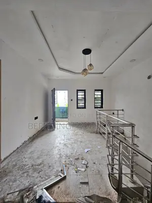 3bdrm Duplex in Ilupeju for sale