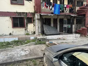 3bdrm Block of Flats in Amuwo-Odofin for sale