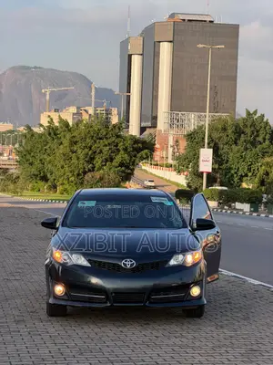 Toyota Camry SE 4dr Sedan (2.5L 4cyl 6A) 2013 Black