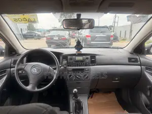 Toyota Corolla Liftback 2005 Blue