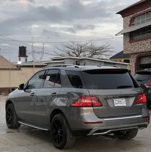 Mercedes-Benz M Class ML350 4MATIC 4dr SUV AWD (3.5L 6cyl 7A) 2015 Gray