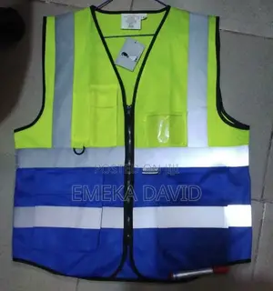 Reflective Safety Vest With Zip and Pocket.