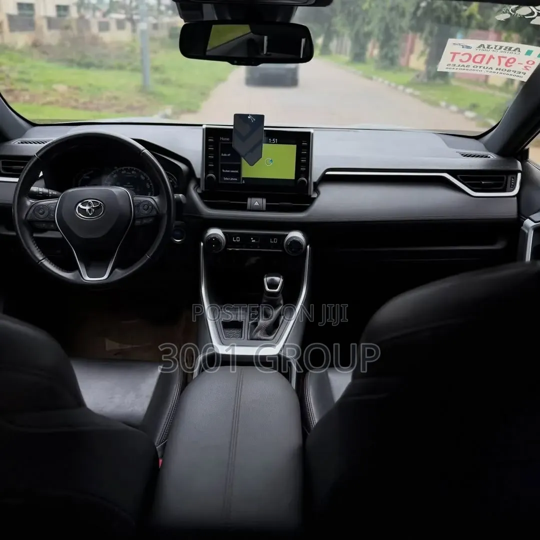 Toyota RAV4 2024 Silver