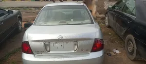 Nissan Sentra 2004 Silver
