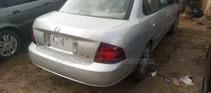 Nissan Sentra 2004 Silver