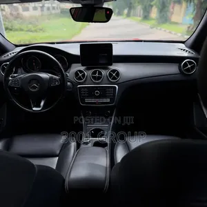 Mercedes-Benz GLA 250 2020 Red