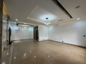 3bdrm Block of Flats in Wuye for rent