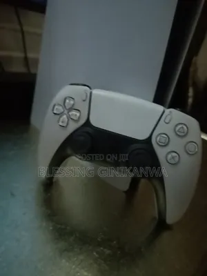 PS5 Slim With 1 Pads and 7 Games