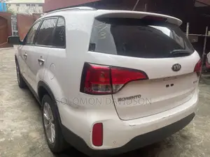 Kia Sorento 4dr SUV 2016 White