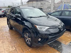 Toyota RAV4 XLE 4dr SUV AWD (2.5L 4cyl 6A) 2018 Black