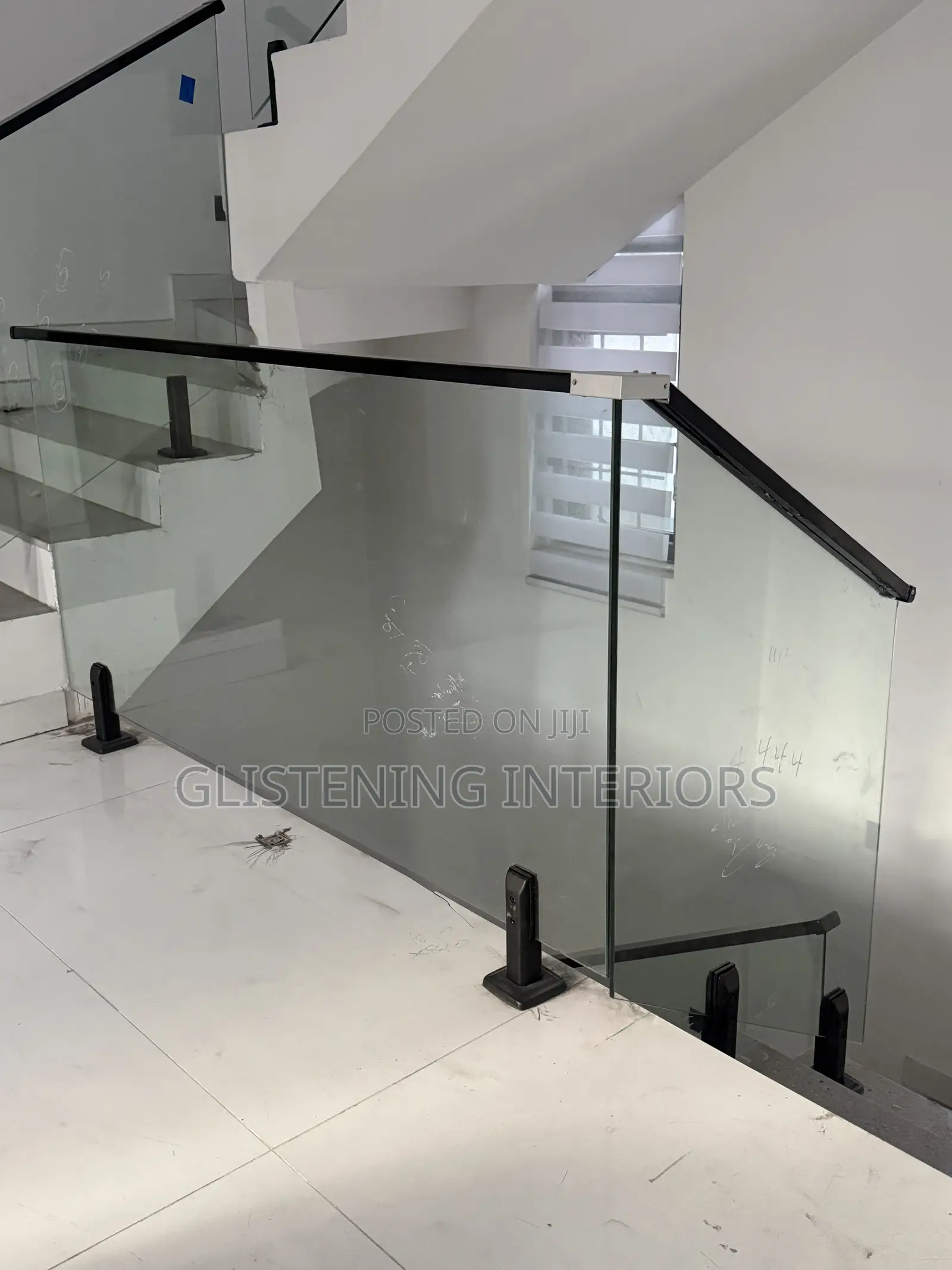 Staircase Spigot 10mm Tempered Plain Glass