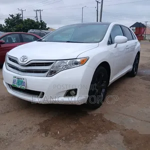 Toyota Venza V6 AWD 2010 White