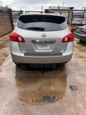 Nissan Rogue 2011 Silver