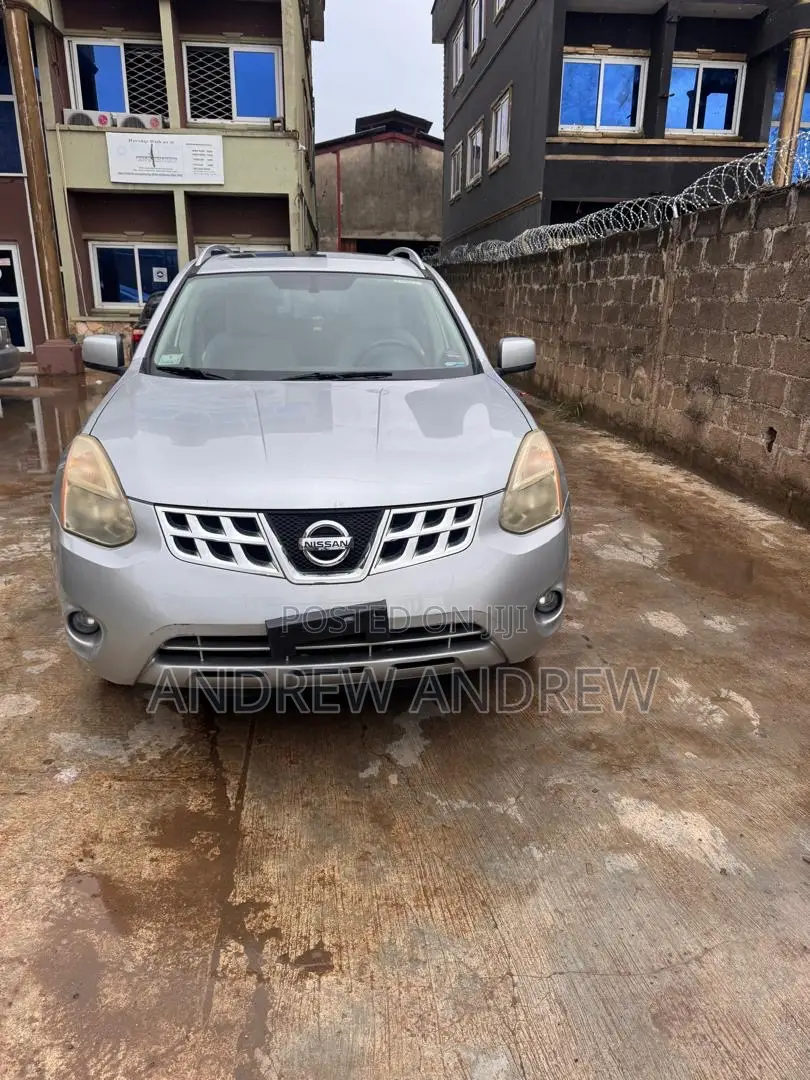 Nissan Rogue 2011 Silver