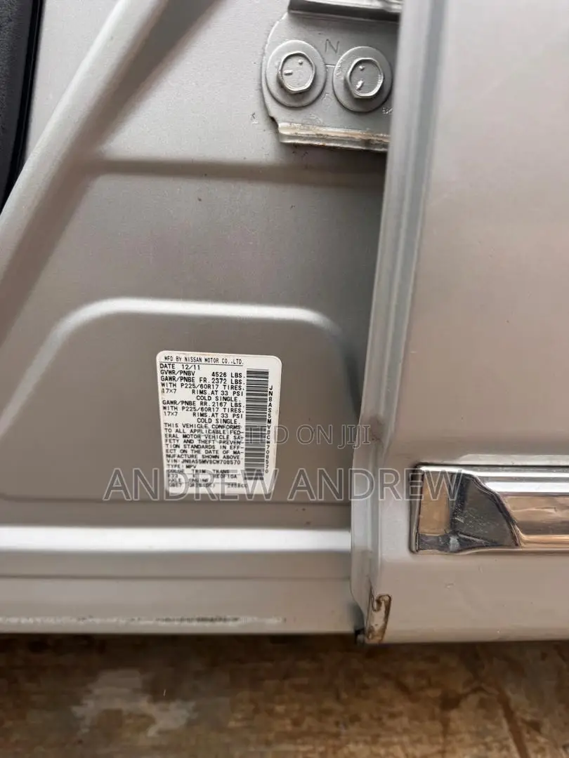 Nissan Rogue 2011 Silver