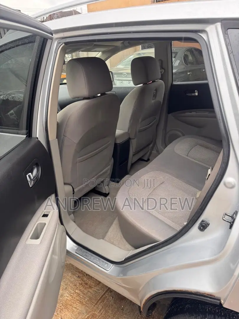 Nissan Rogue 2011 Silver