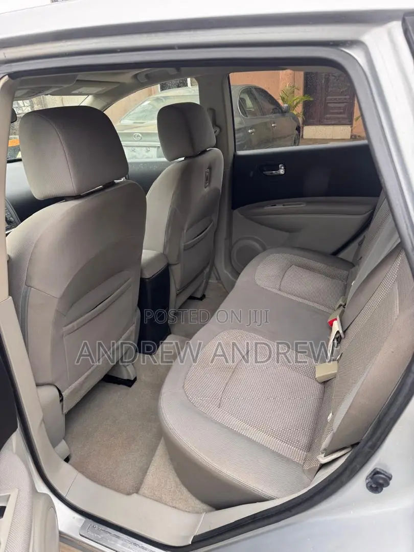 Nissan Rogue 2011 Silver