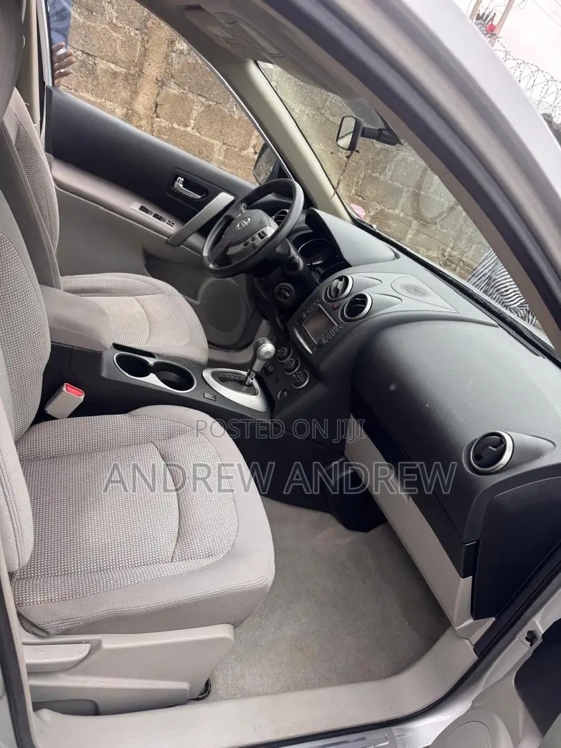 Nissan Rogue 2011 Silver