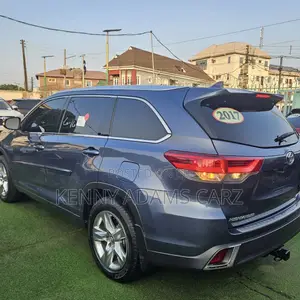 Toyota Highlander Limited 4x4 V6 (3.5L 6cyl 8A) 2017 Blue