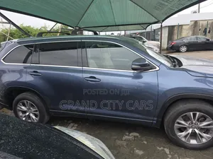 Toyota Highlander XLE V6 4x2 (3.5L 6cyl 6A) 2016 Blue
