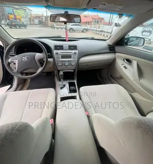 Toyota Camry LE 4dr Sedan (2.5L 4cyl 6AM) 2010 Black
