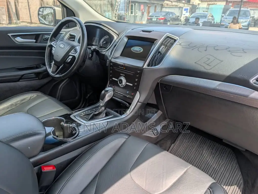 Ford Edge Titanium AWD 2018 Gold