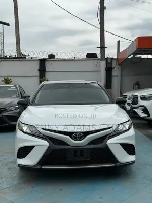 Toyota Camry XSE (2.5L 4cyl 8A) 2019 White