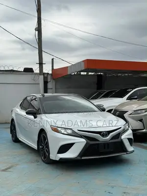 Toyota Camry XSE (2.5L 4cyl 8A) 2019 White