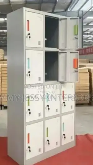 12 Safe Lockers