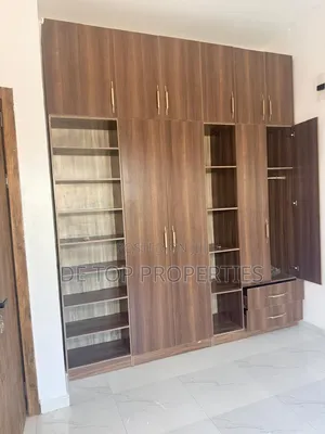 4bdrm Duplex in Ologolo Lekki for rent
