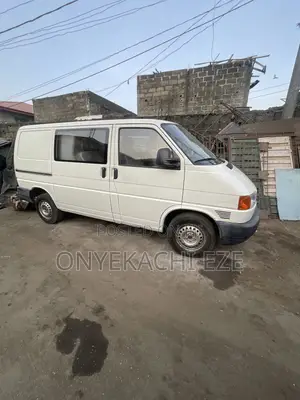 Volkswagen Transporter 2004 White