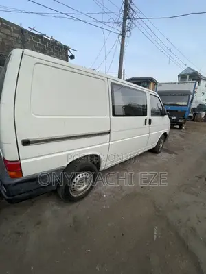 Volkswagen Transporter 2004 White