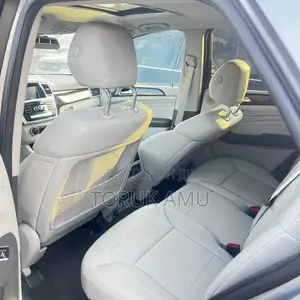 Mercedes-Benz M Class ML350 4MATIC 4dr SUV AWD (3.5L 6cyl 7A) 2014