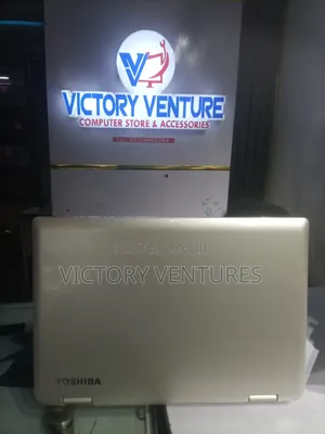 Laptop Toshiba Satellite Radius 11 4GB Intel Pentium HDD 320GB