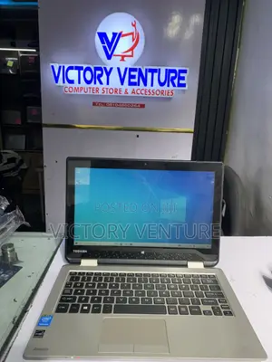 Laptop Toshiba Satellite Radius 11 4GB Intel Pentium HDD 320GB