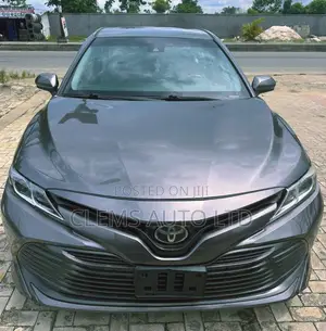 Toyota Camry LE FWD (2.5L 4cyl 8AM) 2018 Gray