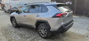 Toyota RAV4 2021 Silver