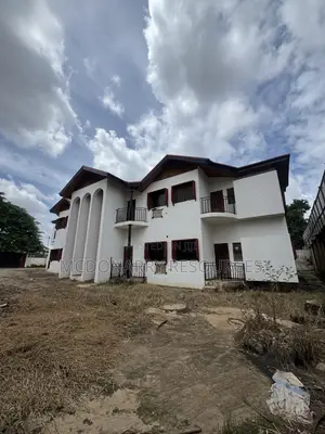 3bdrm Apartment in Private Property, Utako for sale
