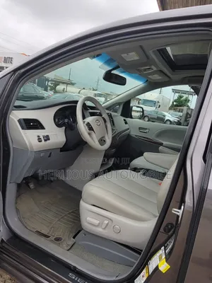 Toyota Sienna 2014 Gray