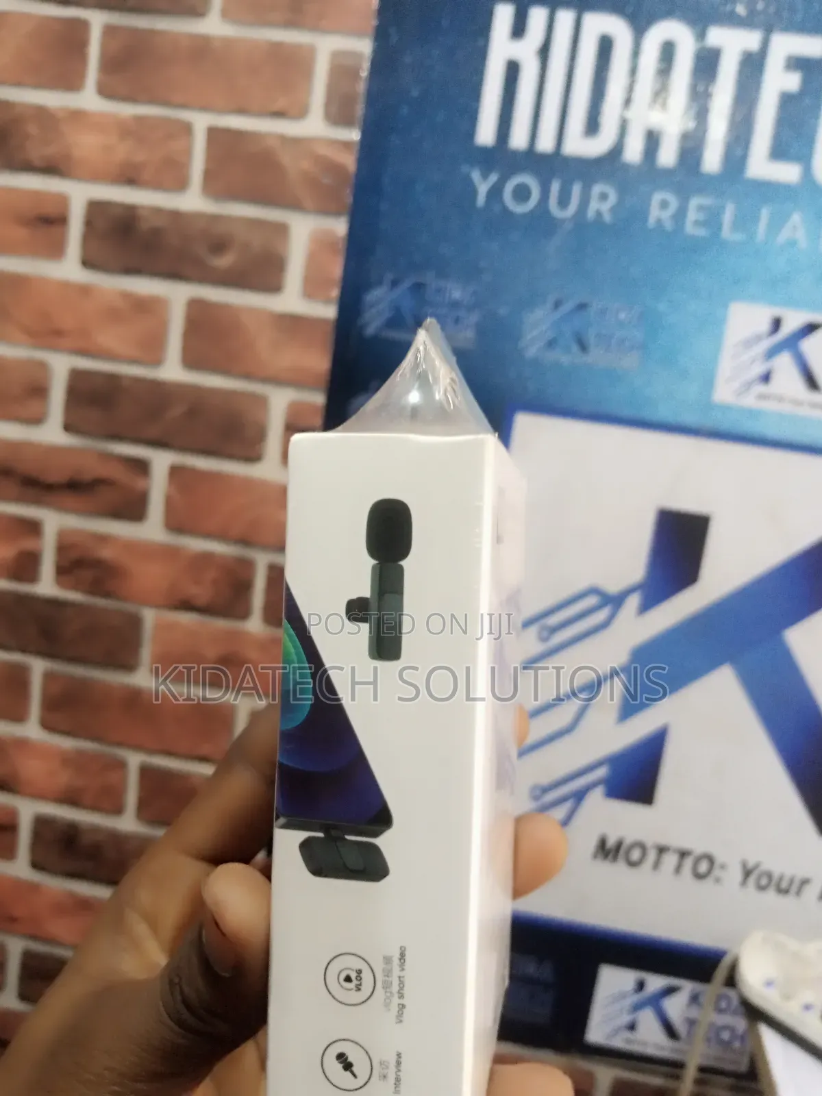  Wireless Microphone