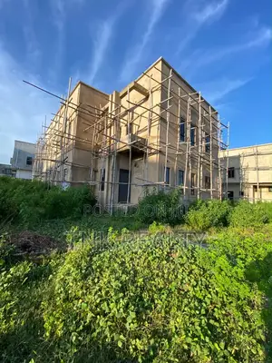 4bdrm Duplex in Maralago Lake City, Karsana for sale
