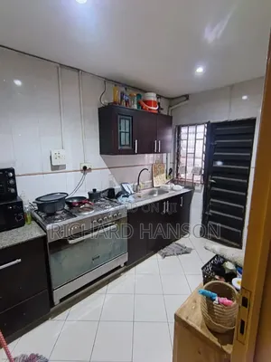 1bdrm Shared Apartment in Female 📌👇(Ikoyi), Abraham Adesanya Estate