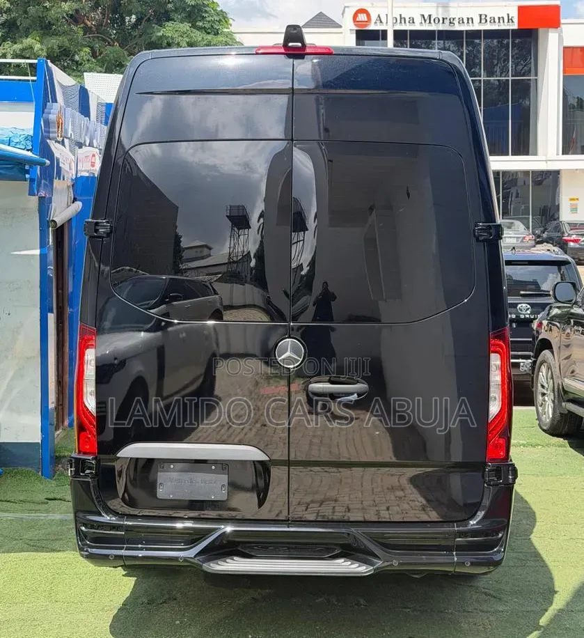 New Mercedes-Benz Sprinter 2022 Black
