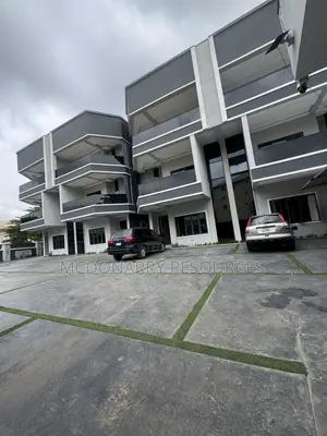 4bdrm Townhouse/Terrace in Private Property, Utako for sale