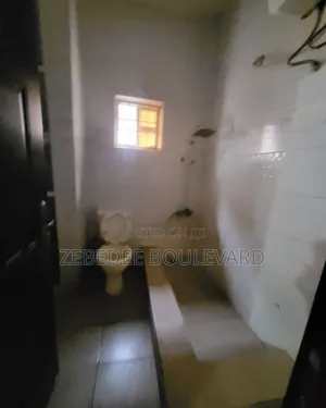 3bdrm Block of Flats in Durumi for rent