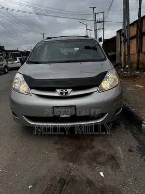 Toyota Sienna 2007 Silver