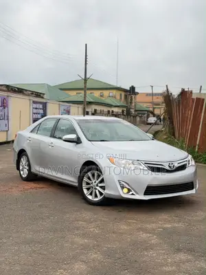 Toyota Camry XLE V6 4dr Sedan (3.5L 6cyl 6A) 2013 Silver