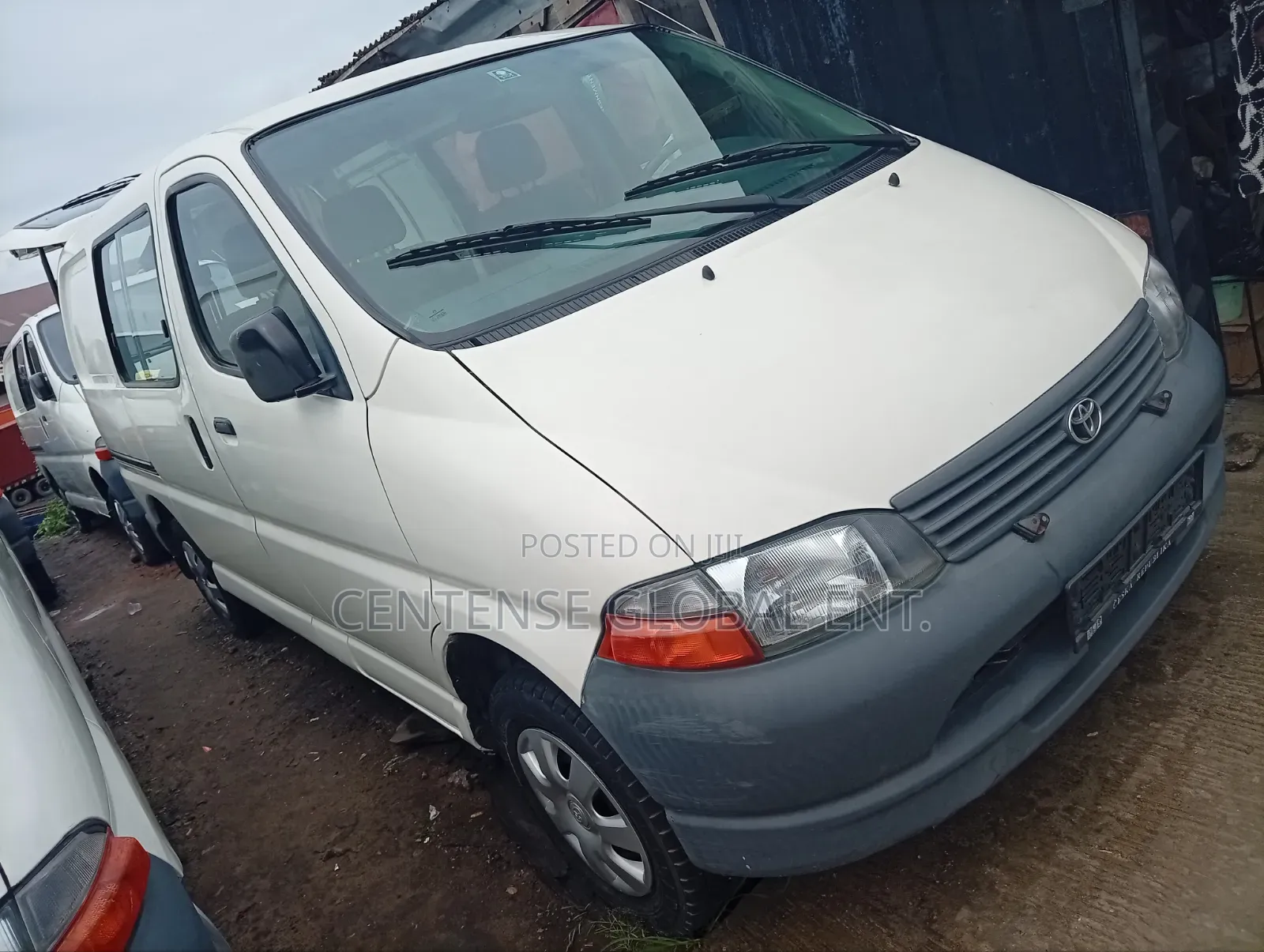 Toyota HiAce 2005 White