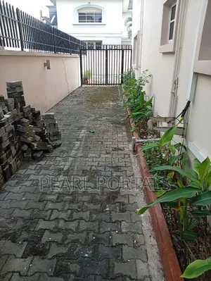 6bdrm Duplex in Parkview for rent